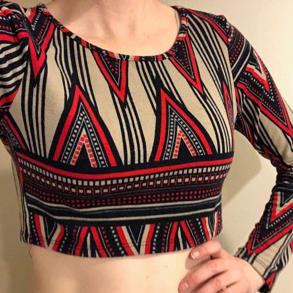 Love Culture 60s-Style Long-Sleeved Crop Top